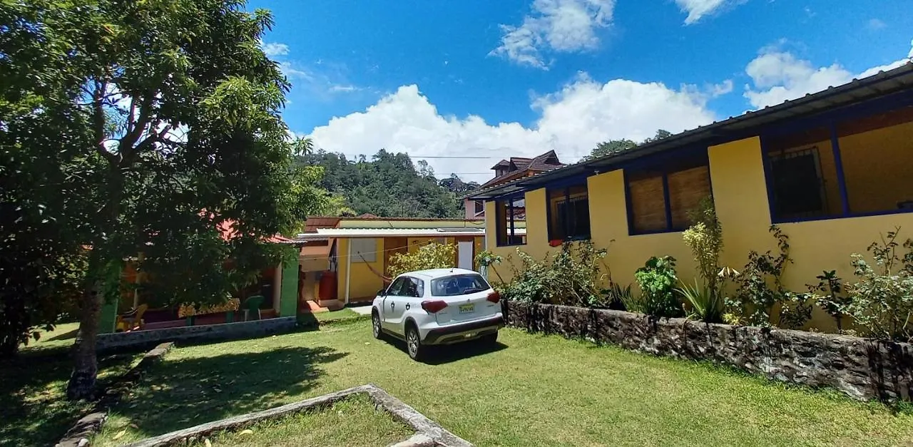 Conrado'S Guesthouse B&B Las Avispas