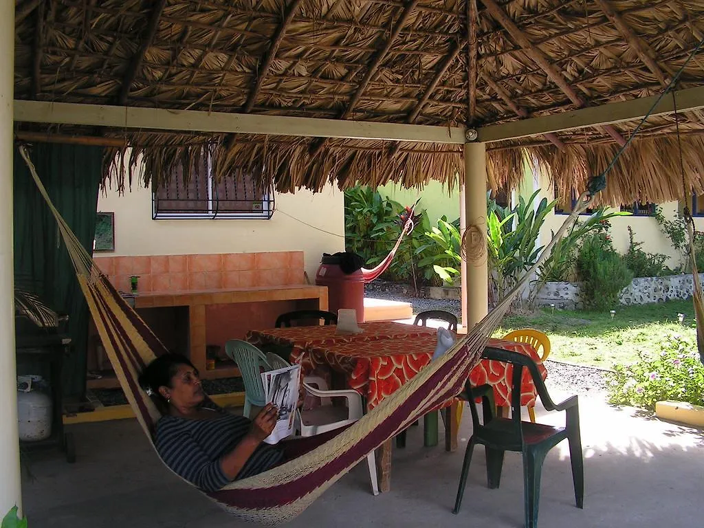 Conrado'S Guesthouse B&B Las Avispas Bed & Breakfast